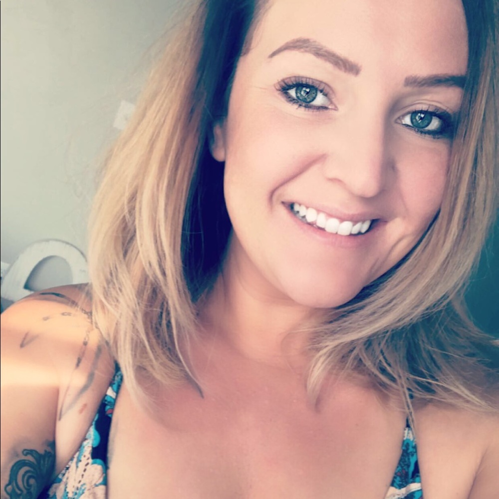 Meet your Posher, Elly